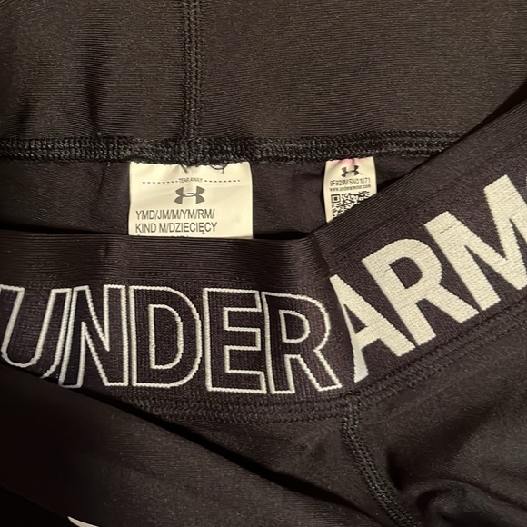 Under Armour black base layer shorts - Picture 2 of 3